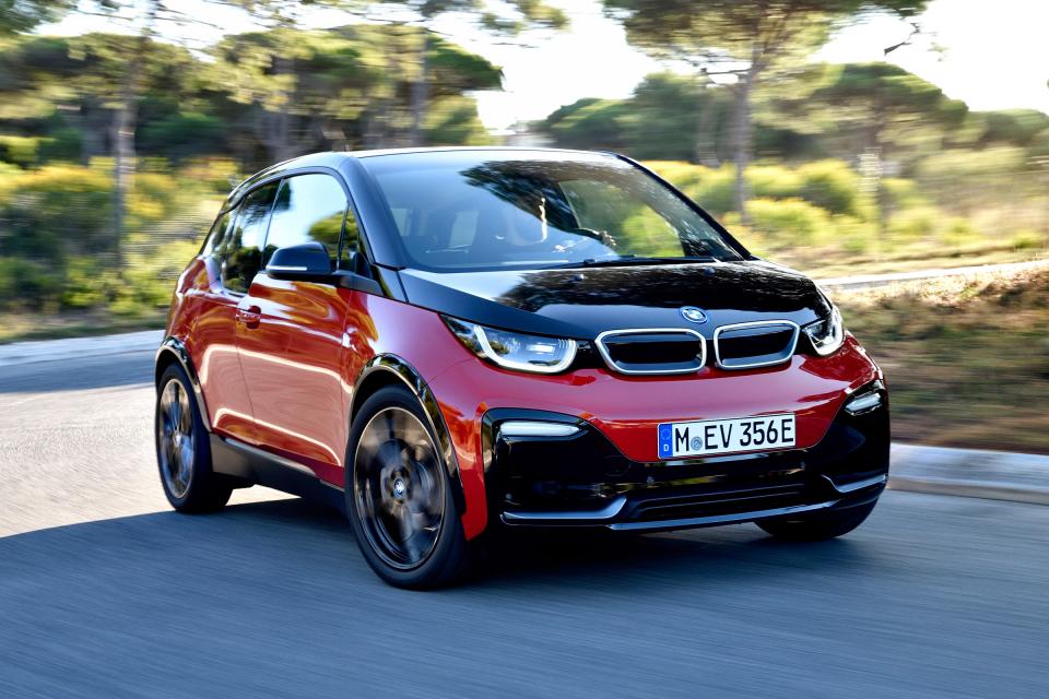BMW’s hybrid cars to switch to electric only mode in polluted cities